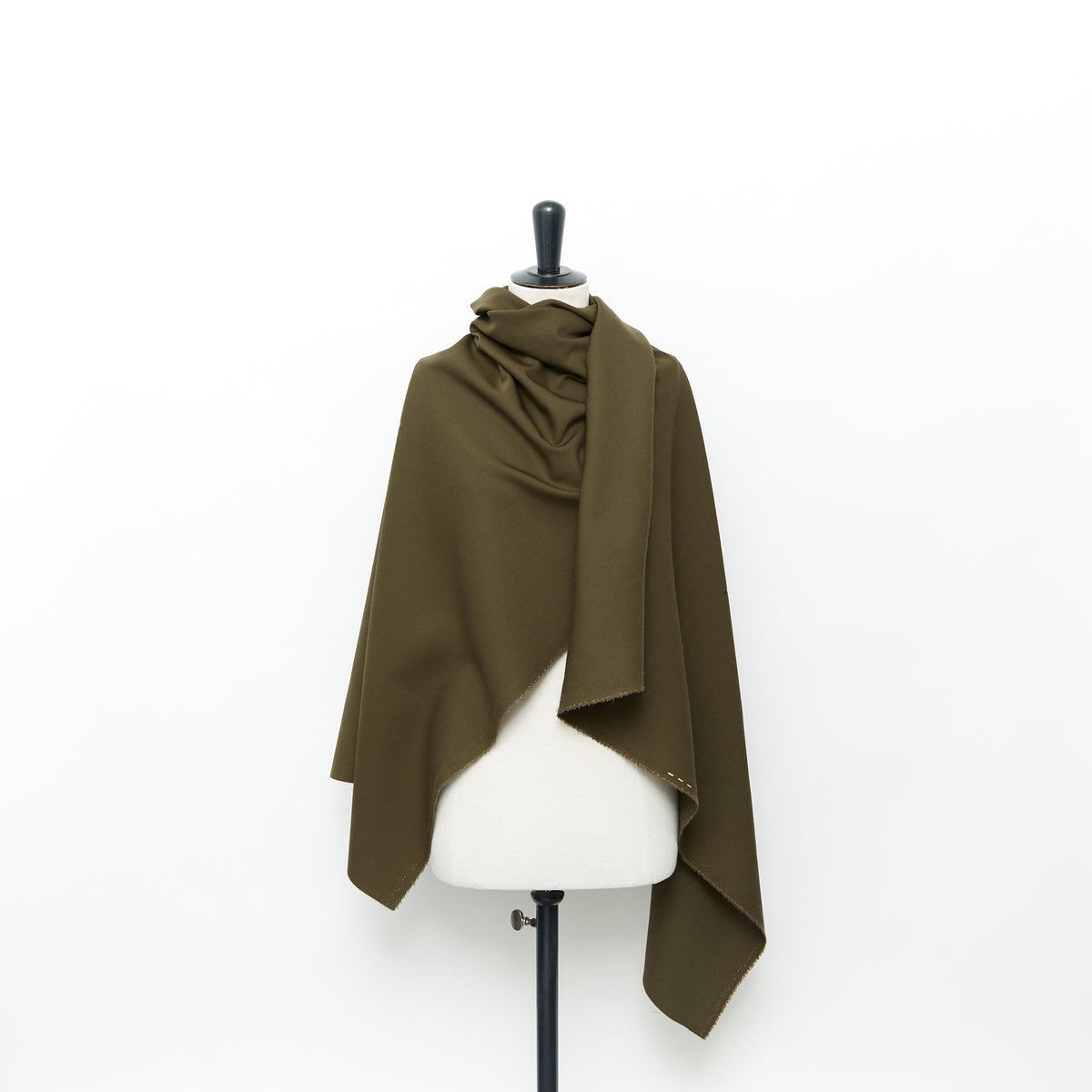 T24A09407 | Gabardine de Laine