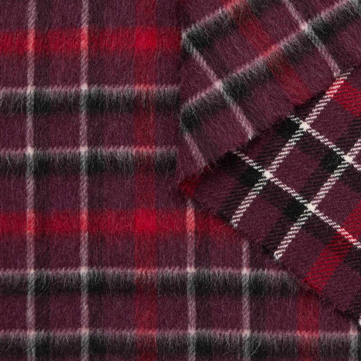 T24M10010 | Splittable Hairy Wool & Llama Tartan