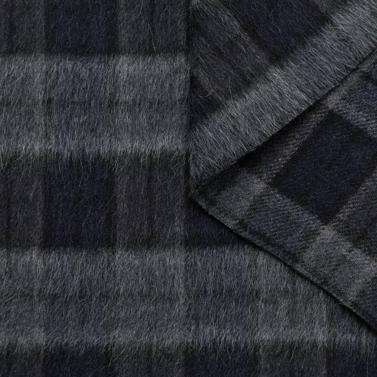 T24M10258 | Tartan Duveteux Séparable en Laine & Lama