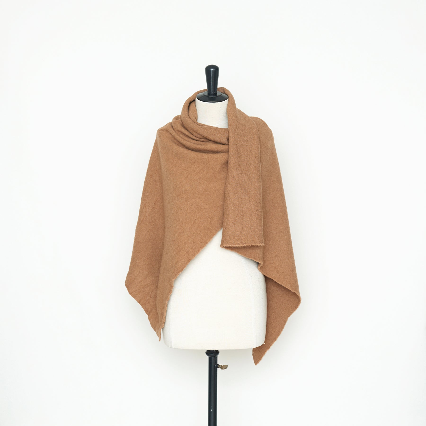 T22A01414 | Fuzzy Camel Knit – Nona Source